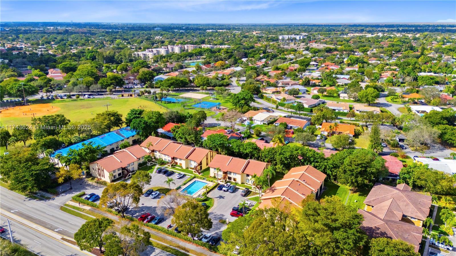 Picture of 2576 Riverside Dr # 415, Coral Springs, FL 33065