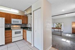 Picture of 2576 Riverside Dr # 415, Coral Springs, FL 33065