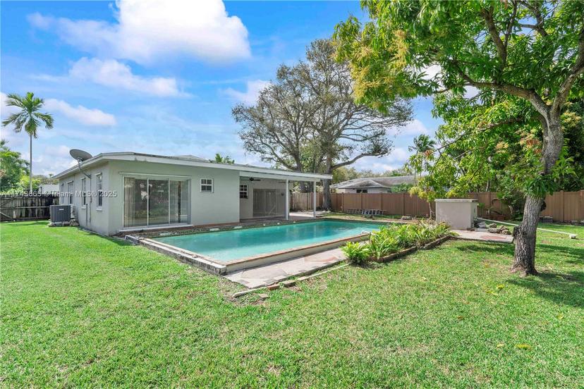 Picture of 517 Wren Ave, Miami Springs FL 33166
