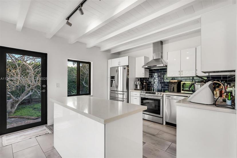 Picture of 2000 SW 16Th St, Miami FL 33145