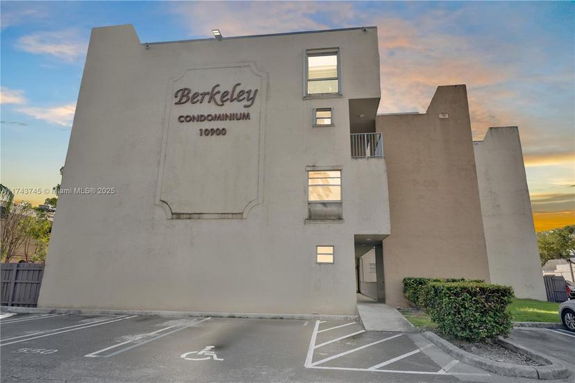 Picture of 10900 SW 104Th St # 218, Miami FL 33176