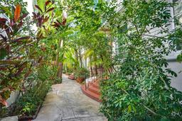 Picture of 349 Meridian Ave # B207, Miami Beach, FL 33139