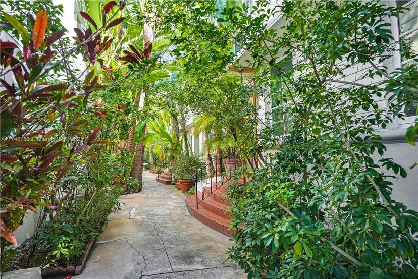Picture of 349 Meridian Ave # B207, Miami Beach FL 33139