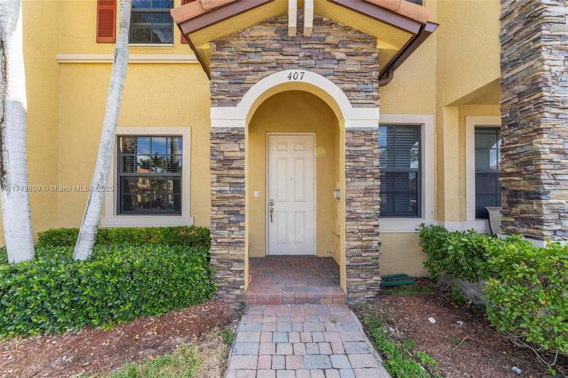 Picture of 407 SE 32Nd Ter, Homestead FL 33033