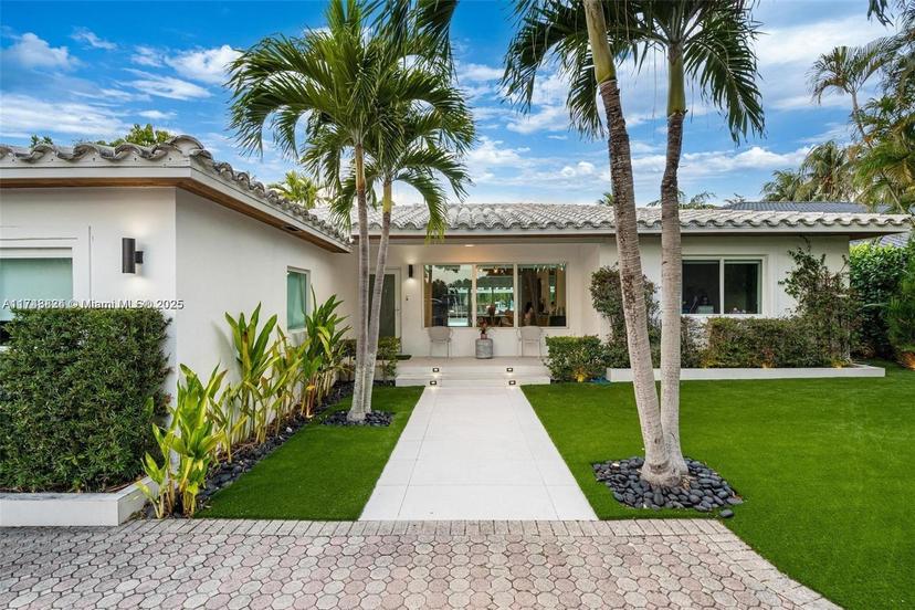 Picture of 1835 Daytonia Rd, Miami Beach FL 33141