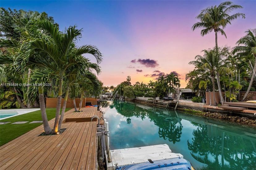 Picture of 1835 Daytonia Rd, Miami Beach FL 33141