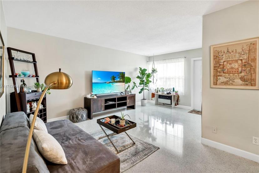 Picture of 3510 Harrison St # 15, Hollywood FL 33021