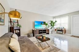 Picture of 3510 Harrison St # 15, Hollywood, FL 33021