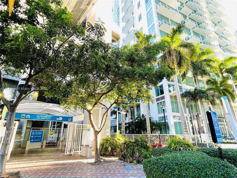 Picture of 41 SE 5Th St # 808, Miami FL 33131