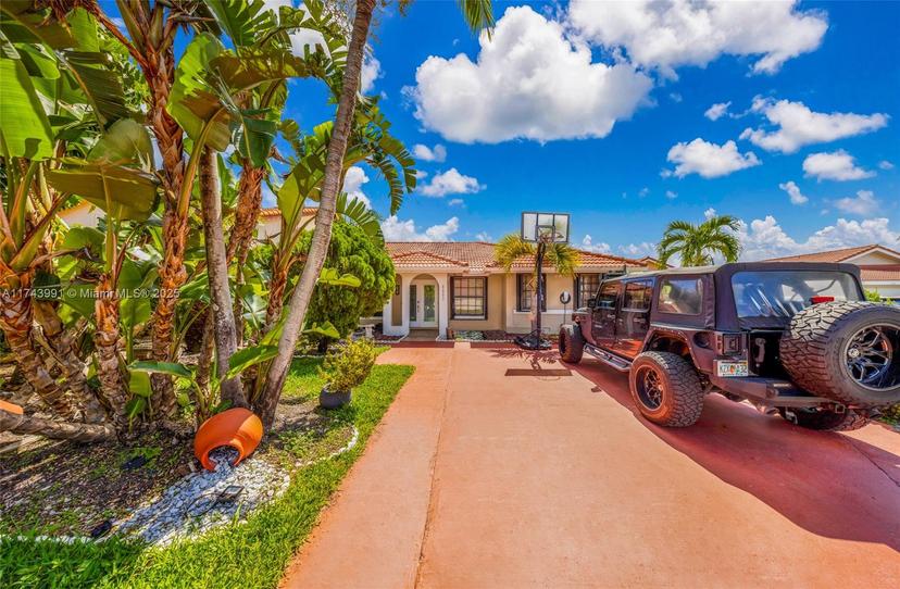 Picture of 8453 NW 189Th St Rd, Hialeah FL 33015