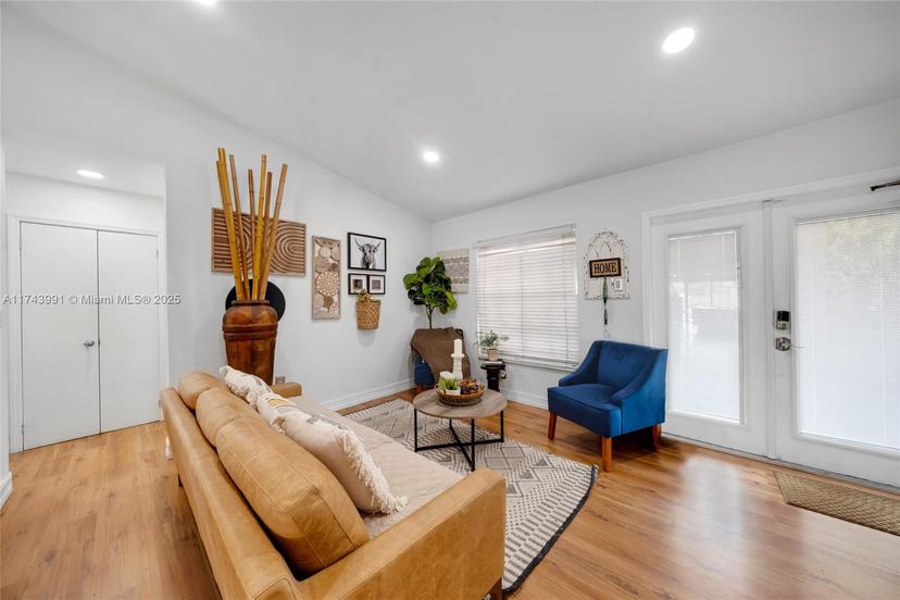 Picture of 8453 NW 189Th St Rd, Hialeah FL 33015