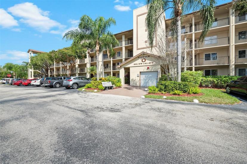 Picture of 801 Sw 141 # 101O, Pembroke Pines FL 33027