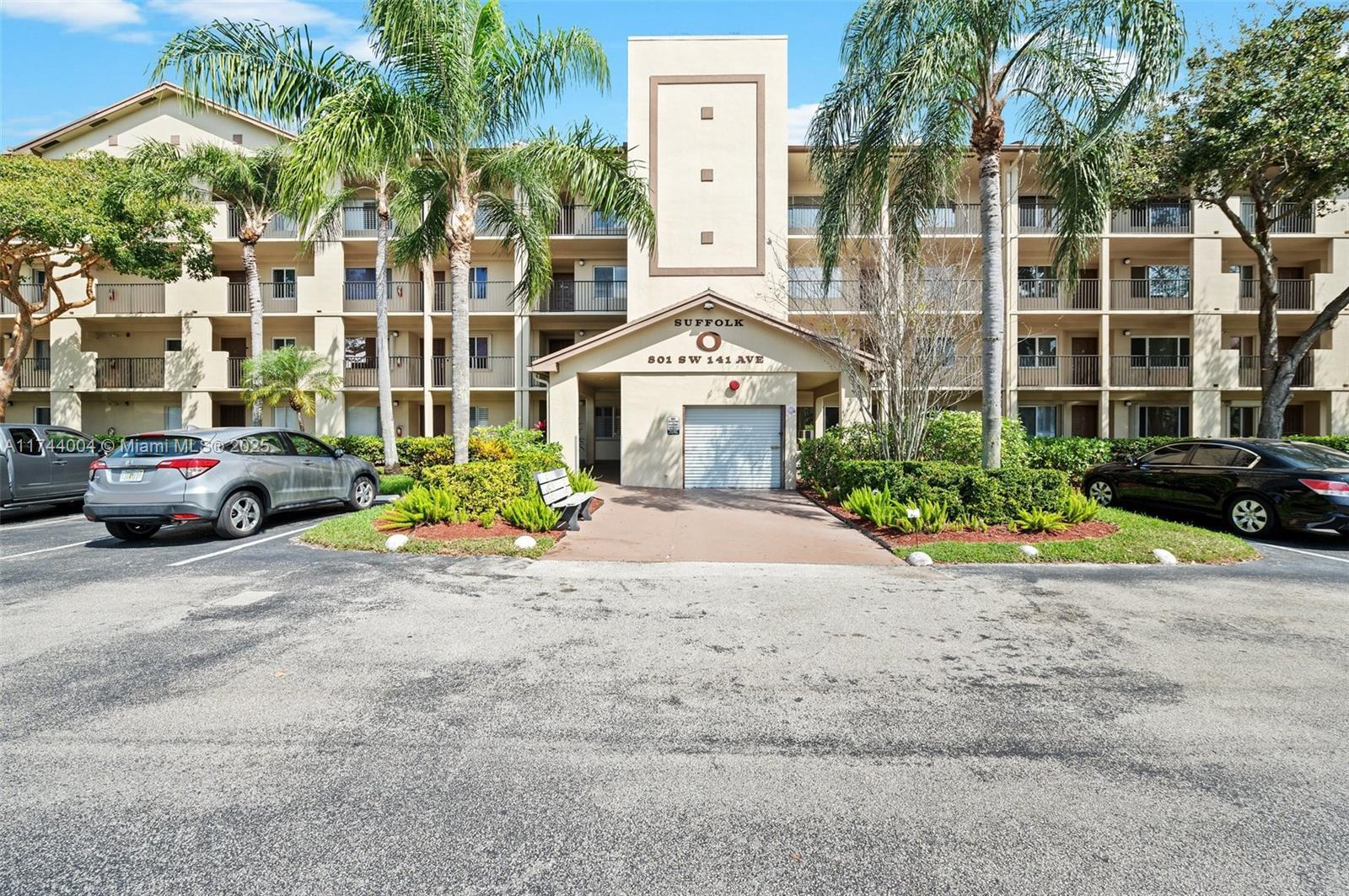 Picture of 801 Sw 141 # 101O, Pembroke Pines, FL 33027