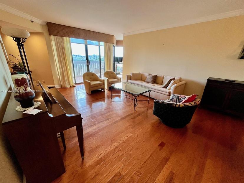 Picture of 1000 W Island Blvd # 803, Aventura FL 33160