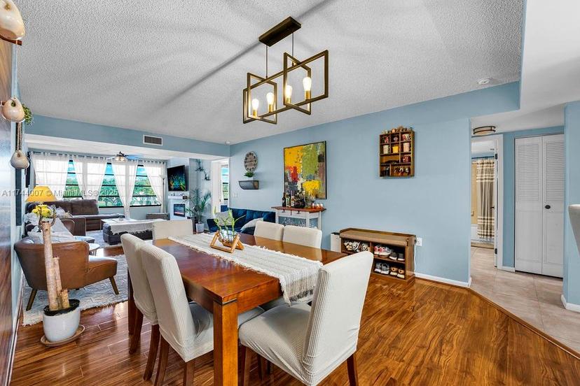 Picture of 6049 Balboa Cir # 302, Boca Raton FL 33433