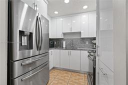 Picture of 3011 W 76Th St # 203, Hialeah, FL 33018