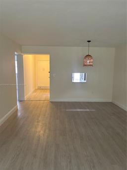 Picture of 1530 NE 191St St # 124, Miami, FL 33179