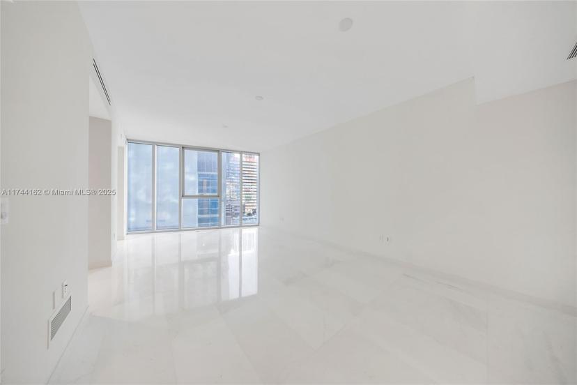 Picture of 300 Biscayne Blvd Way # 805, Miami FL 33131