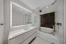 Picture of 300 Biscayne Blvd Way # 805, Miami, FL 33131