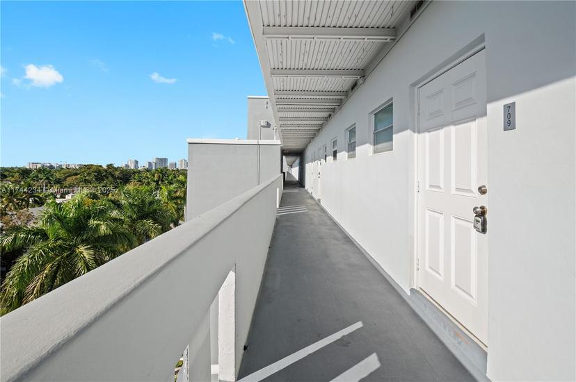 Picture of 1000 NE 14Th Ave # 709, Hallandale Beach FL 33009