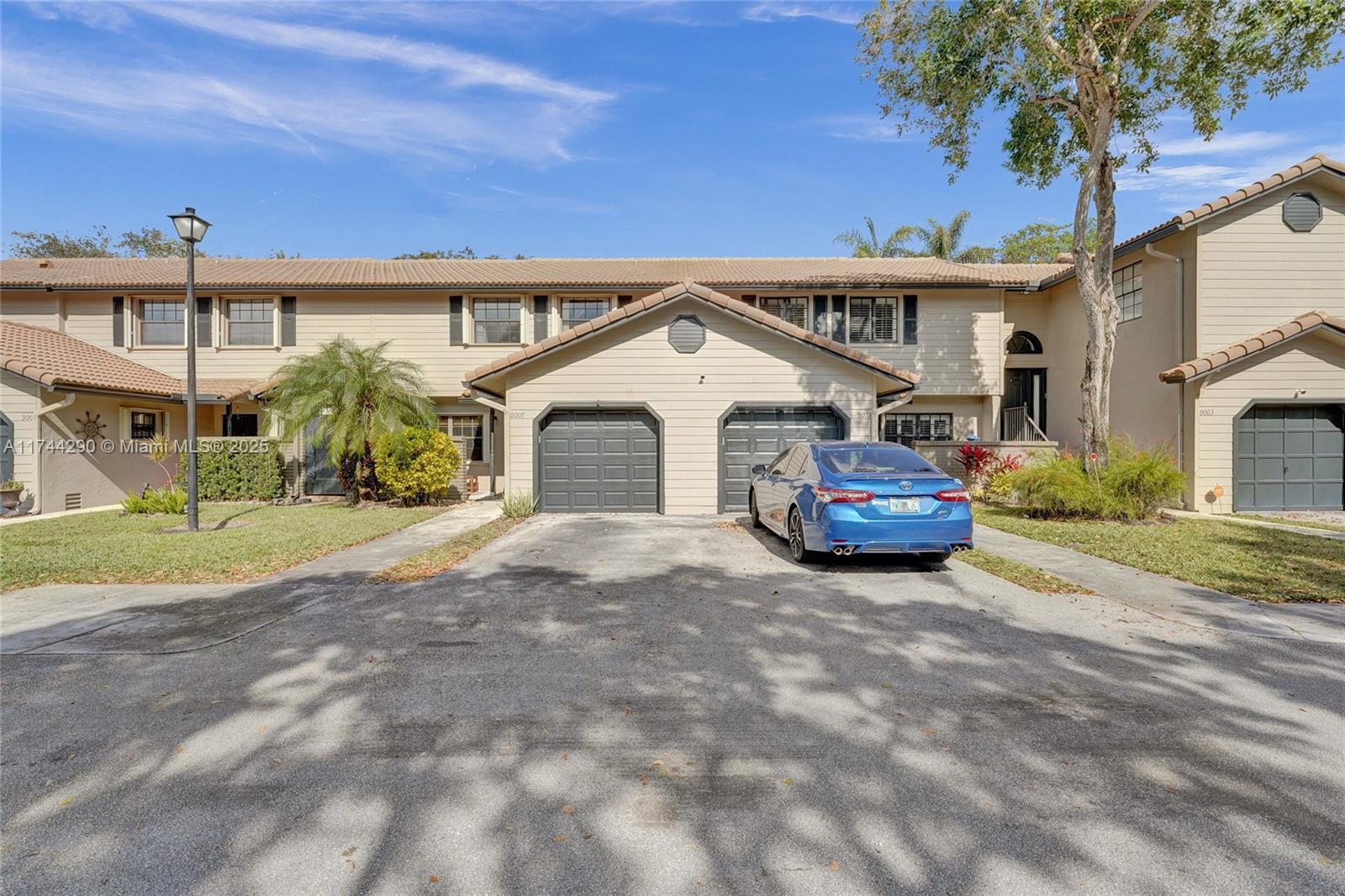 Picture of 9007 Vineyard Lake Dr # 9007, Plantation, FL 33324