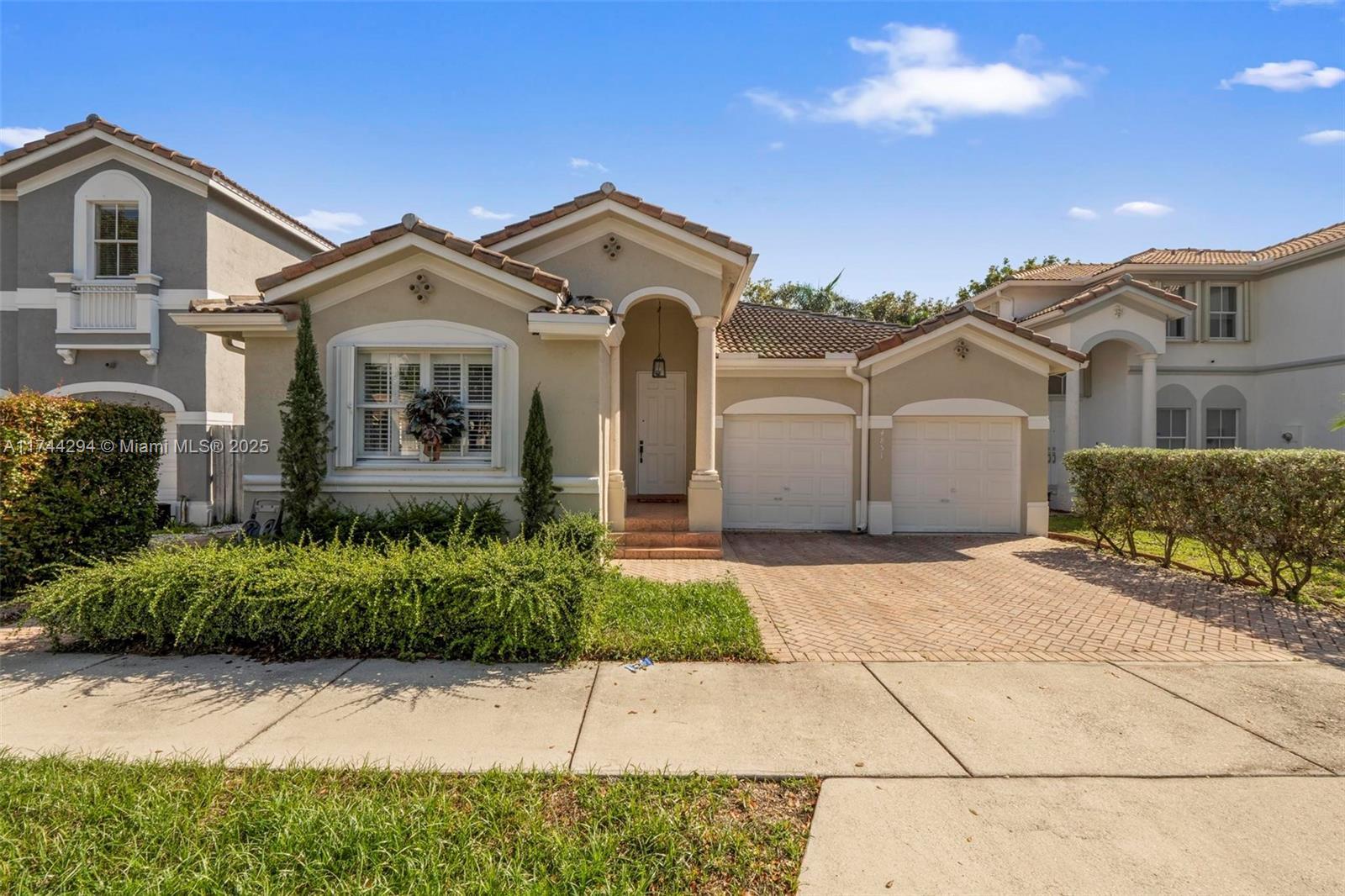 Picture of 4851 NW 112Th Ct, Doral, FL 33178