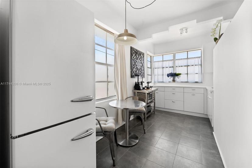 Picture of 1005 Meridian Ave # 7, Miami Beach FL 33139