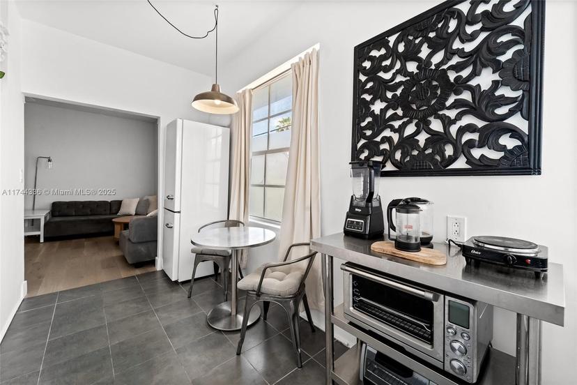 Picture of 1005 Meridian Ave # 7, Miami Beach FL 33139