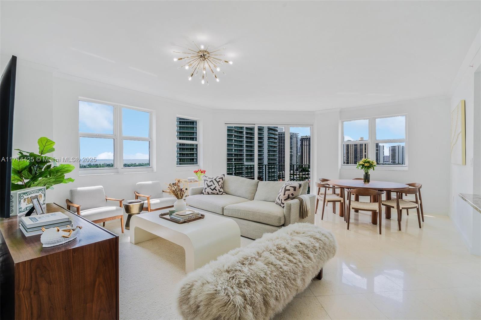 Picture of 20000 E Country Club Dr # 1111, Aventura, FL 33180