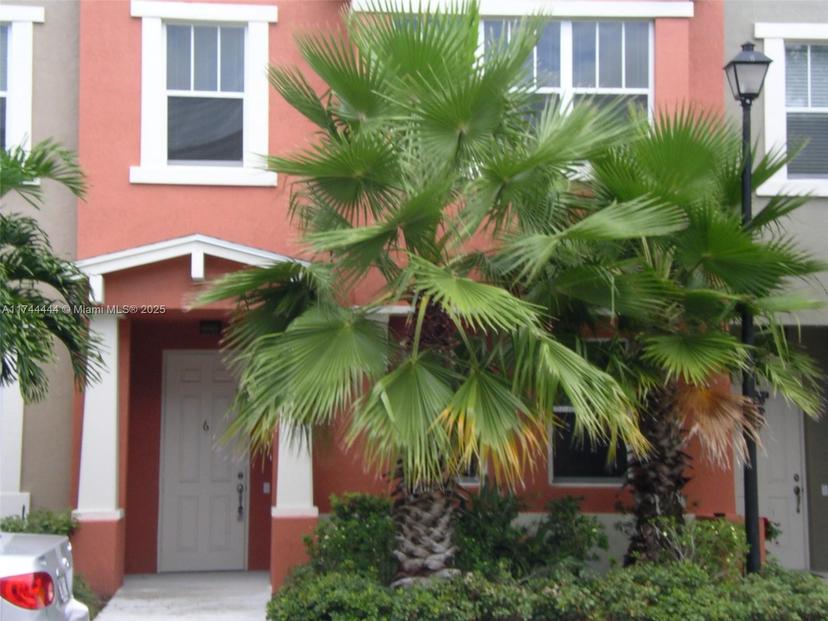 Picture of 833 Millbrae Ct # 6, West Palm Beach FL 33401