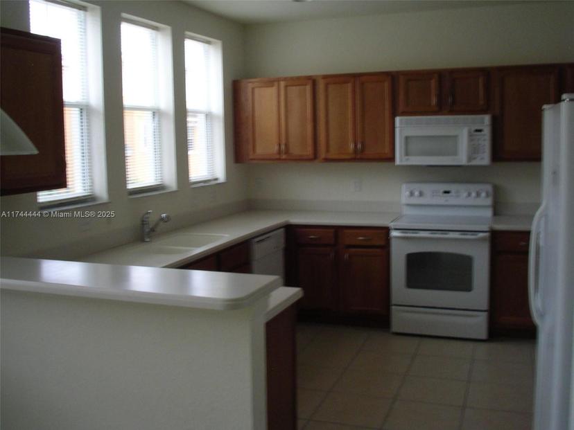 Picture of 833 Millbrae Ct # 6, West Palm Beach FL 33401
