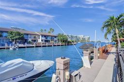 Picture of 16478 NE 27Th Pl # 34, Eastern Shores, FL 33160