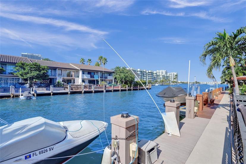 Picture of 16478 NE 27Th Pl # 34, Eastern Shores FL 33160