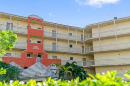 Picture of 8290 Lake Dr # 549, Doral, FL 33166