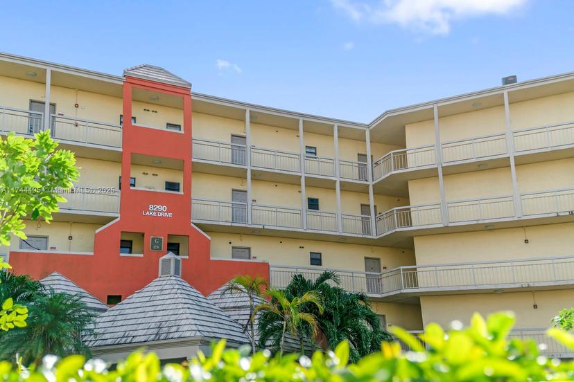 Picture of 8290 Lake Dr # 549, Doral FL 33166