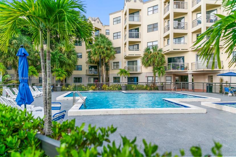 Picture of 8290 Lake Dr # 549, Doral FL 33166