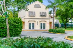 Picture of 8290 Lake Dr # 549, Doral, FL 33166