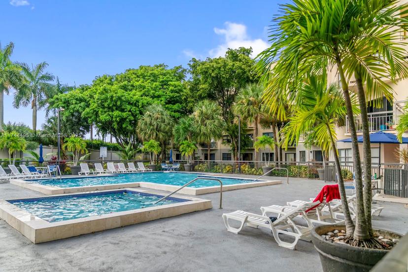 Picture of 8290 Lake Dr # 549, Doral FL 33166