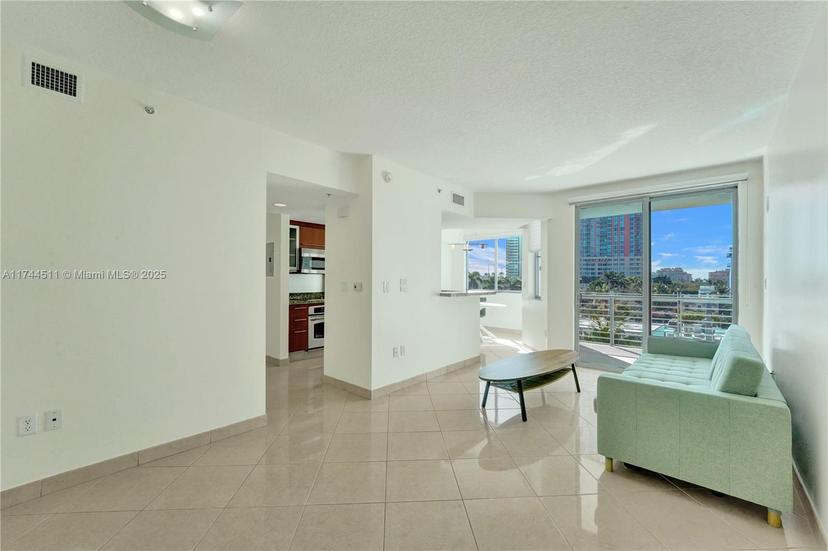 Picture of 110 Washington Ave # 1513, Miami Beach FL 33139
