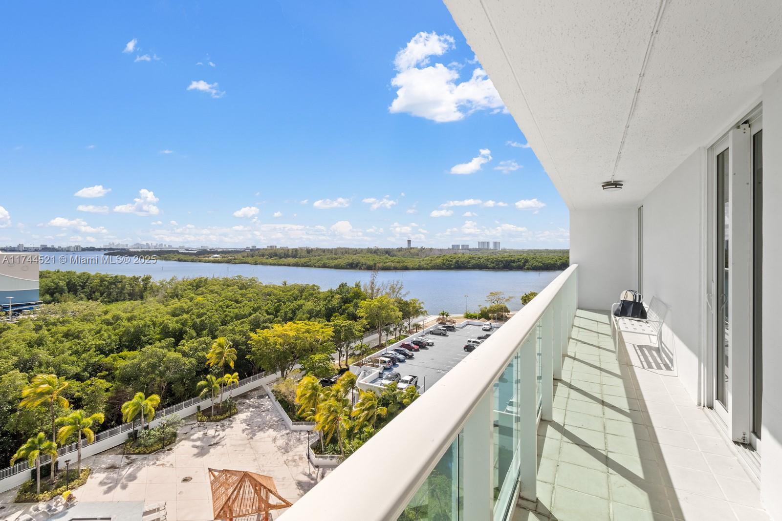 Picture of 100 Bayview Dr # 1024, Sunny Isles Beach, FL 33160