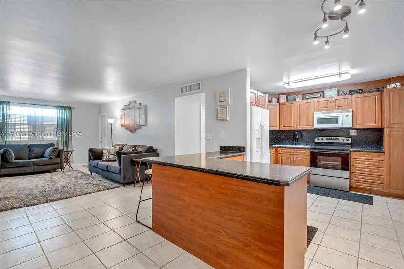 Picture of 9020 NE 8Th Ave # 2A, Miami Shores FL 33138