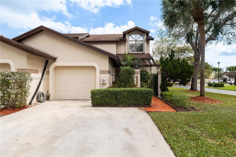 Picture of 10131 SW 137Th Ct # 10131, Miami FL 33186