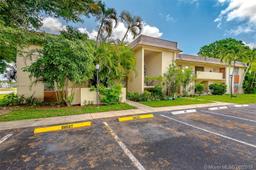 Picture of 5510 N Lakewood Cir N # 523, Margate, FL 33063