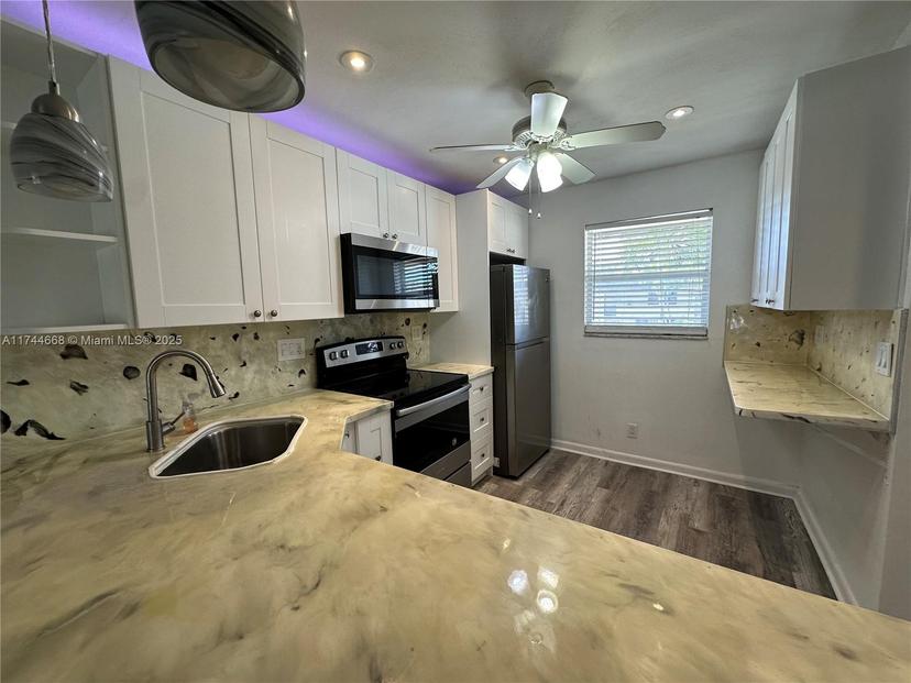 Picture of 5510 N Lakewood Cir N # 523, Margate FL 33063