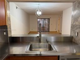 Picture of 20800 NE 8Th Ct # 17, Miami, FL 33179