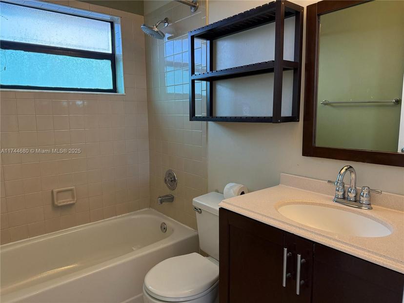 Picture of 20800 NE 8Th Ct # 17, Miami FL 33179