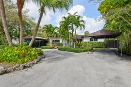 Picture of 1785 NE 137Th Ter, North Miami, FL 33181