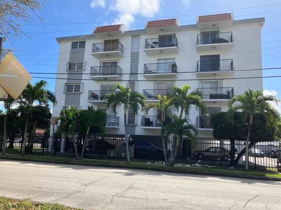 Picture of 2500 SW 6Th St # 402, Miami, FL 33135