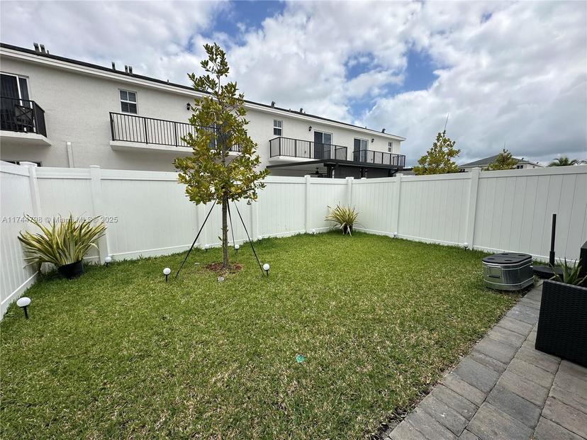 Picture of 829 SE 17Th St # 1, Homestead FL 33034