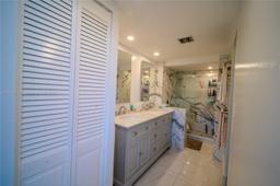 Picture of 3905 N Nob Hill Rd # 306, Sunrise, FL 33351